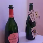 Escapade En Champagne Moments Conviviaux Entre Amis, Famille * Epernay