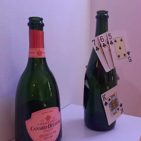 Escapade En Champagne Moments Conviviaux Entre Amis, Famille * Epernay
