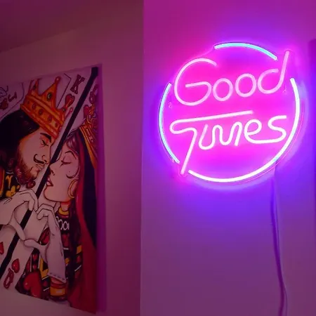 Escapade En Champagne Moments Conviviaux Entre Amis, Famille