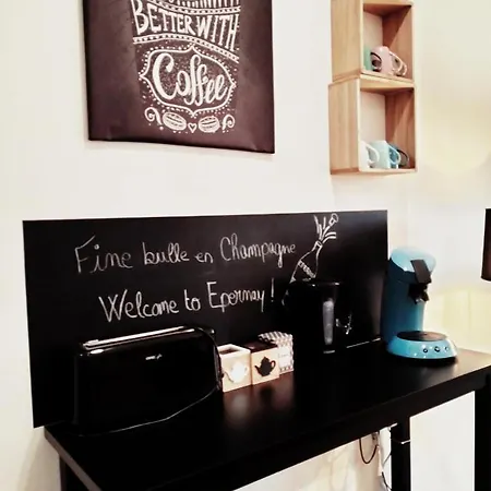 Escapade En Champagne Moments Conviviaux Entre Amis, Famille *