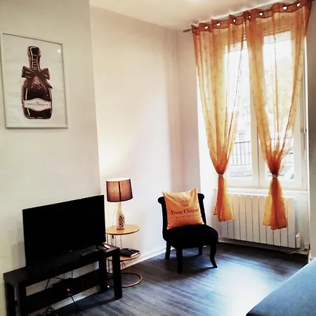 Escapade En Champagne Moments Conviviaux Entre Amis, Famille Feriehus