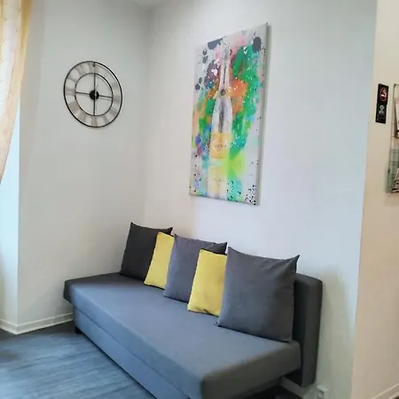 Escapade En Champagne Moments Conviviaux Entre Amis, Famille Épernay