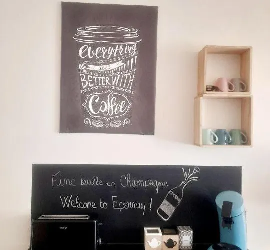 Escapade En Champagne Moments Conviviaux Entre Amis, Famille * Épernay