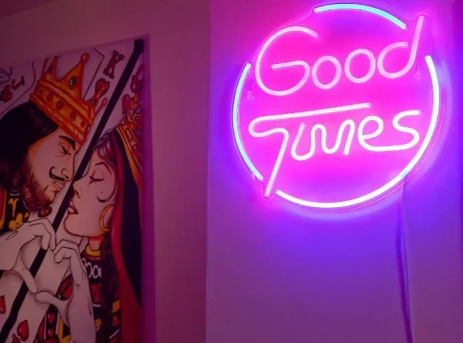 Escapade En Champagne Moments Conviviaux Entre Amis, Famille