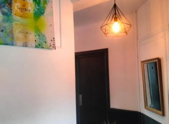 Escapade En Champagne Moments Conviviaux Entre Amis, Famille Épernay