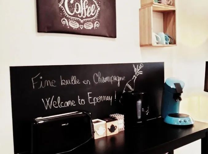 Escapade En Champagne Moments Conviviaux Entre Amis, Famille *